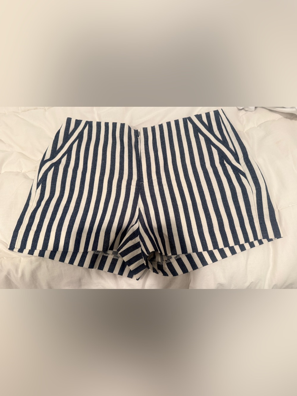 Banana Republic Navy and White Striped Chino Shorts. Sz 8. NWT